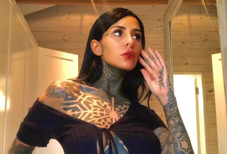 ¡Epa Lelé! Cande Tinelli se puso un catsuit transparente rojo intenso ¡Epa Lelé! Cande Tinelli se puso un catsuit transparente rojo intenso