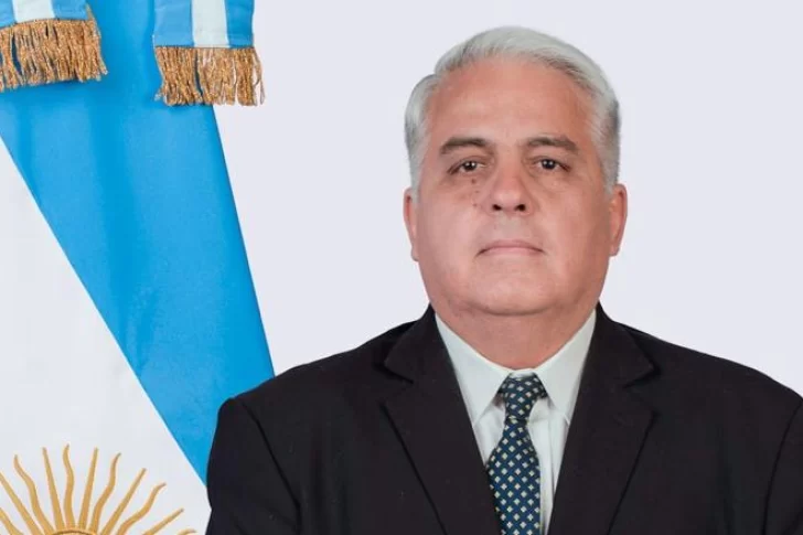 Internaron al ministro Díaz Cano por complicaciones en su cuadro de Covid-19