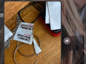 Limpiando se enteró que su novio la había engañado Limpiando se enteró que su novio la había engañado