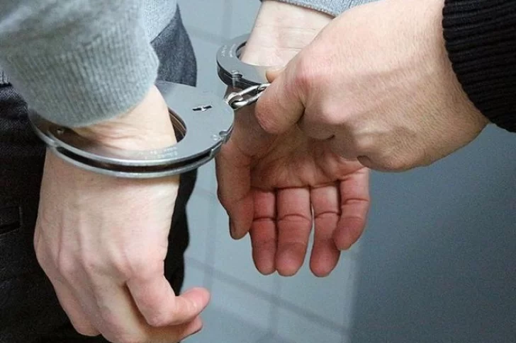 Tiene 14 años y fue aprehendido por participar en un intento de robo con un revólver