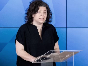 Vizzotti sobre Ómicron: “La idea es desalentar los viajes a lugares con alta circulación” Vizzotti sobre Ómicron: “La idea es desalentar los viajes a lugares con alta circulación”