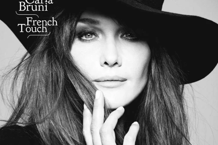 Carla Bruni embellece la belleza