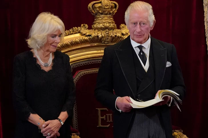 Carlos III, proclamado nuevo rey del Reino Unido y consciente de sus “pesadas responsabilidades”