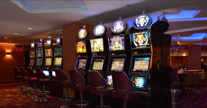 Revuelo y tristeza en el casino: un hombre murió mientras jugaba