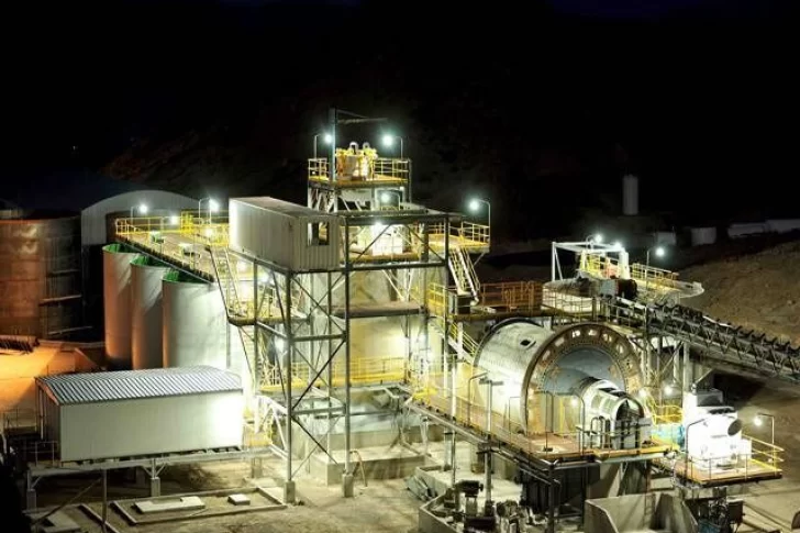 Por la crisis económica, suspendieron la actividad en la mina Casposo