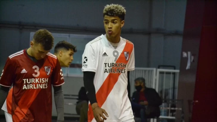 Manuel Armoa y Daniela Nielson reforzaron a River para el Metropolitano Manuel Armoa y Daniela Nielson reforzaron a River para el Metropolitano