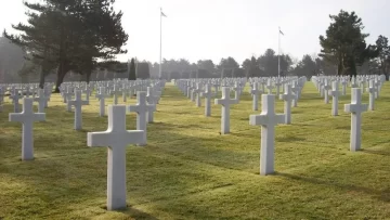 Video escalofriante: médium filmó fantasmas en un cementerio Video escalofriante: médium filmó fantasmas en un cementerio