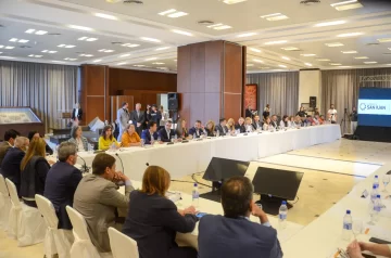 Uñac pidió “una mirada intrafamiliar” para entender las causas que derivan en suicidios Uñac pidió “una mirada intrafamiliar” para entender las causas que derivan en suicidios