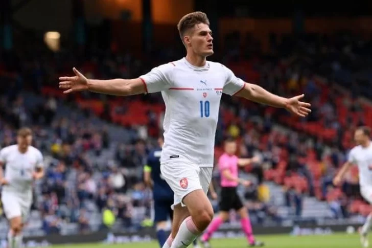 Checos y eslovacos soprendieron a escoceses y polacos