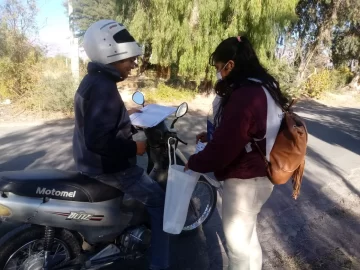 Censista en moto: la joven que trabajó con la compañía de su pareja Censista en moto: la joven que trabajó con la compañía de su pareja