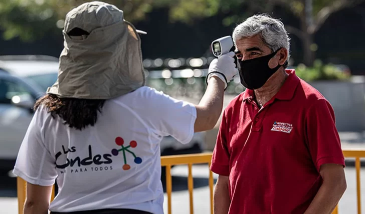 Chile redujo el tiempo de aislamiento de contactos estrechos de Covid-19 Chile redujo el tiempo de aislamiento de contactos estrechos de Covid-19