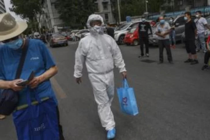 China confina una ciudad de 4 millones de habitantes ante un brote de coronavirus