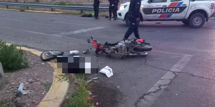 Motociclista terminó fracturado en un violento choque con un auto Motociclista terminó fracturado en un violento choque con un auto