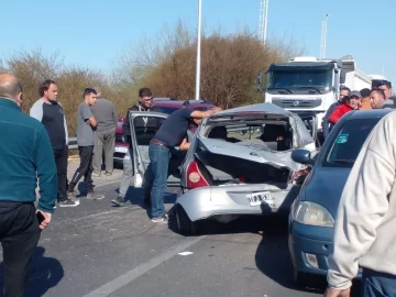 Choque en cadena, con 5 autos involucrados, en Circunvalación y Libertador San Martín Choque en cadena, con 5 autos involucrados, en Circunvalación y Libertador San Martín