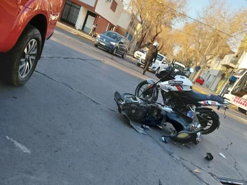 Un motociclista, hospitalizado tras impactar con una camioneta en una esquina plagada de choques Un motociclista, hospitalizado tras impactar con una camioneta en una esquina plagada de choques