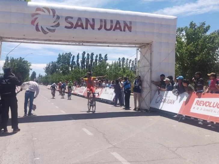 Gerardo Tivani, líder de la primera etapa de la Vuelta a Calingasta