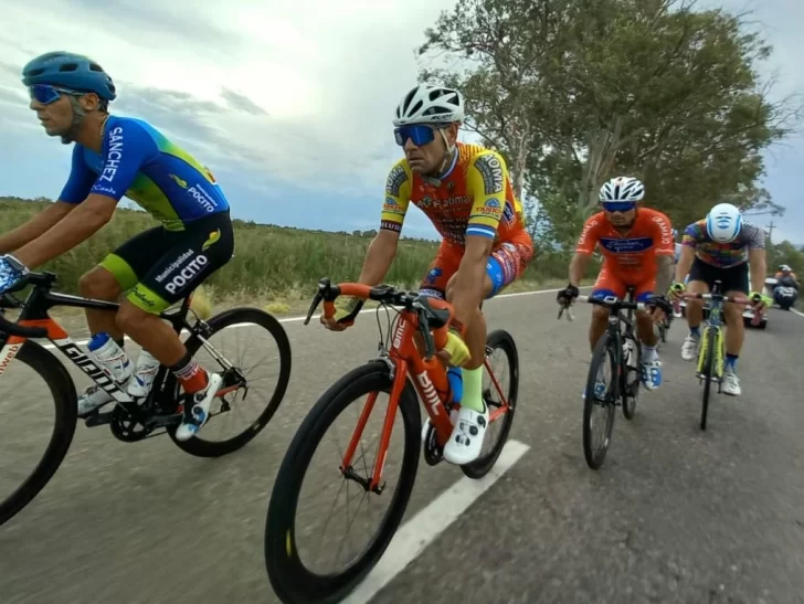 Antes de ser papá, Gerardo Tivani se quedó con la victoria de la carrera ‘Cuatro Puentes’ Antes de ser papá, Gerardo Tivani se quedó con la victoria de la carrera ‘Cuatro Puentes’