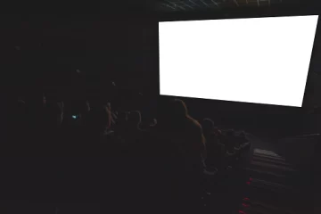 Un mendocino se cayó en una sala de cine y se fracturó un brazo