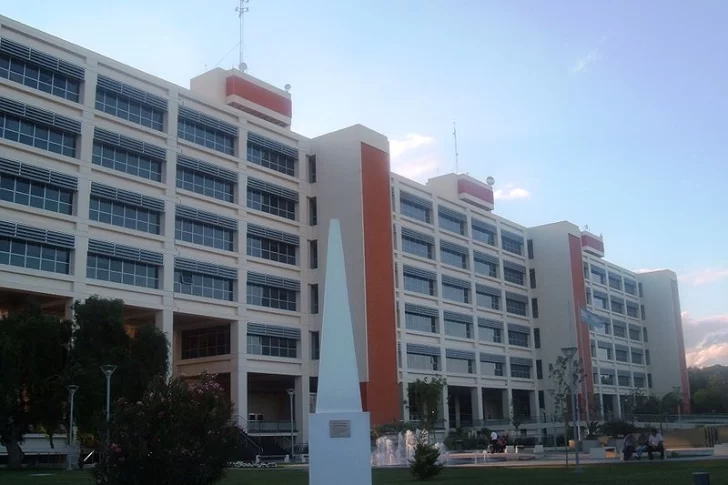 Por un asueto y un feriado, durante dos días no atenderá la administración pública