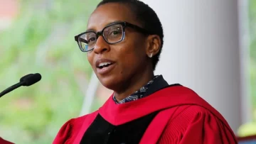 Harvard eligió por primera vez a una presidenta negra entre 600 candidatos Harvard eligió por primera vez a una presidenta negra entre 600 candidatos