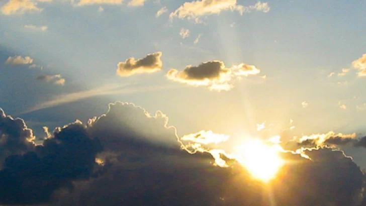 Cielo despejado y temperatura en aumento Cielo despejado y temperatura en aumento