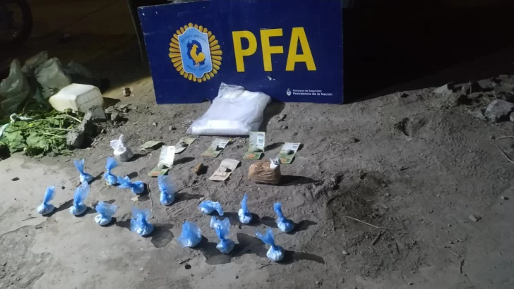 La Federal sorprendió a un camionero y su acompañante con un kilo de cocaína La Federal sorprendió a un camionero y su acompañante con un kilo de cocaína