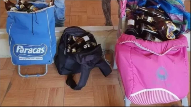 Usaron el cochecito de un bebé para esconder cervezas y distribuirlas Usaron el cochecito de un bebé para esconder cervezas y distribuirlas