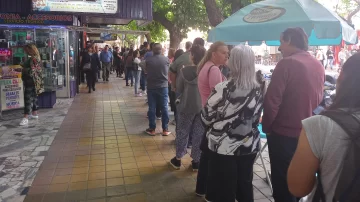 El dólar blue subió a valores récord: cerró a $1.010 y en San Juan se negoció a $1.070