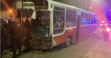 Robó un micro escolar, lo persiguieron 20 patrulleros 22 kilómetros y terminó detenido Robó un micro escolar, lo persiguieron 20 patrulleros 22 kilómetros y terminó detenido