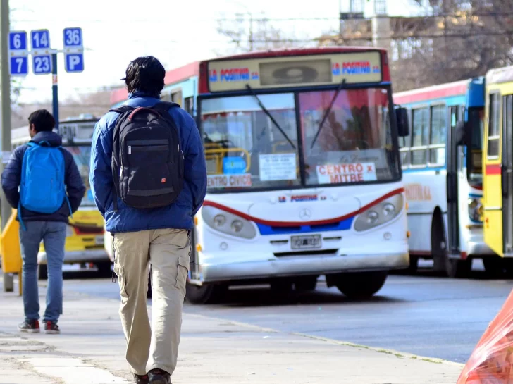 El Gobierno anunciará esta tarde cambios en el costo del pasaje del colectivo El Gobierno anunciará esta tarde cambios en el costo del pasaje del colectivo