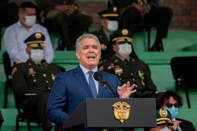 Ráfaga de disparos impactaron en el helicóptero del presidente de Colombia Iván Duque Ráfaga de disparos impactaron en el helicóptero del presidente de Colombia Iván Duque