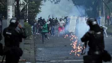 Al menos 19 muertos y 800 heridos por protestas