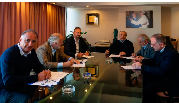 Comercio acordó adelantar tramos y que los empleados lleguen a fin de año a $139.000