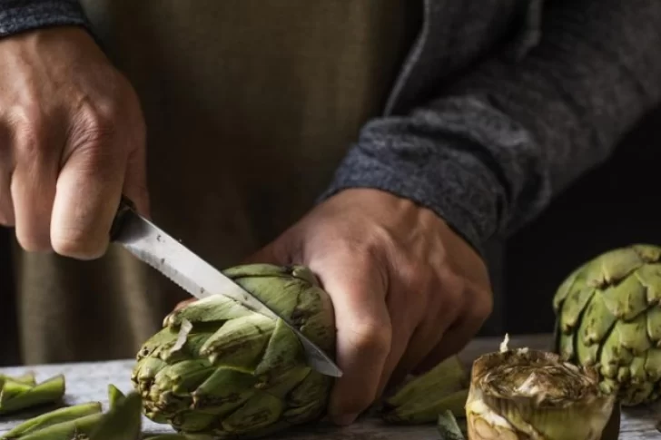 ¿Se transmite el coronavirus a través de los alimentos?