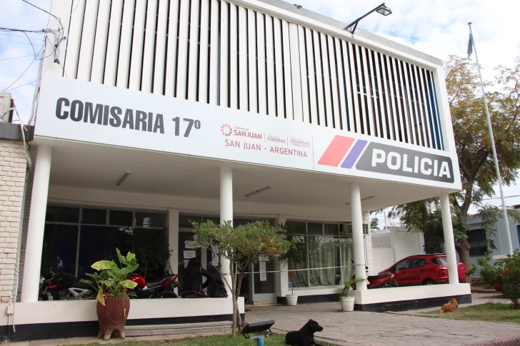 Maniataron y golpearon salvajemente a un anciano para robarle: terminó en el hospital Maniataron y golpearon salvajemente a un anciano para robarle: terminó en el hospital