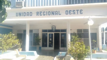 Perdió el control y terminó estrellándose contra un árbol Perdió el control y terminó estrellándose contra un árbol