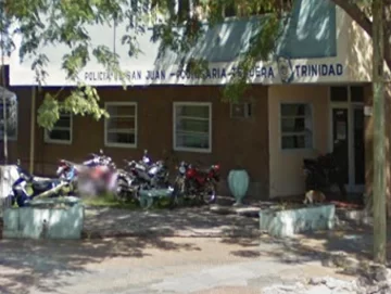 Un ladrón aprovechó el descuido de una anciana y robó dos computadoras y un celular Un ladrón aprovechó el descuido de una anciana y robó dos computadoras y un celular