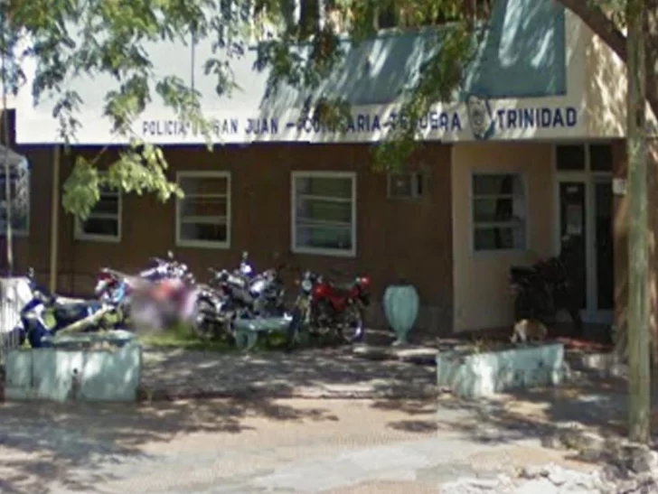 Un ladrón aprovechó el descuido de una anciana y robó dos computadoras y un celular Un ladrón aprovechó el descuido de una anciana y robó dos computadoras y un celular