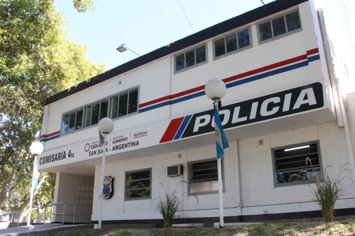 “Pegaron” el timbre para robar: se llevaron 110.000 pesos y 20.000 dólares