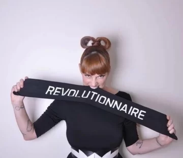 Connie Ansaldi, lejos de la tele, ama y señora de la primer plataforma de NFTs de obras de arte