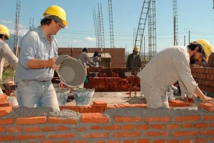 Por la cuarentena, casi 300 mil trabajadores argentinos sufrieron reducciones salariales