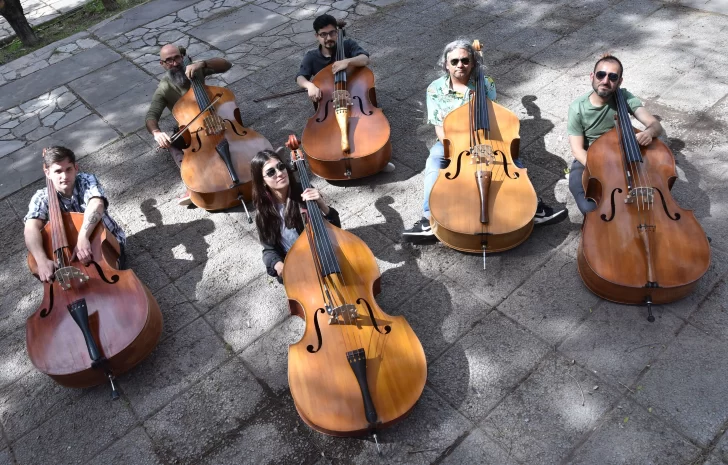 Seis contrabajos de estreno Seis contrabajos de estreno