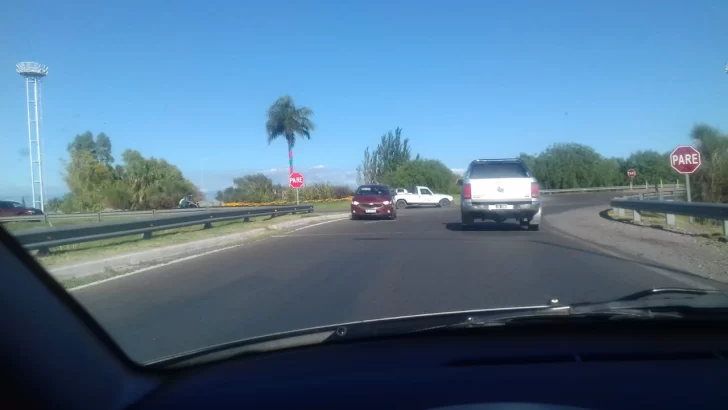 Se metió en contramano en una parte del Acceso Sur y generó preocupación Se metió en contramano en una parte del Acceso Sur y generó preocupación