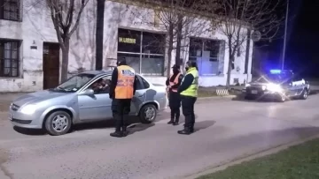 Coronavirus: más de 180 aislados por hombre que asistió a fiesta de apuestas ilegales Coronavirus: más de 180 aislados por hombre que asistió a fiesta de apuestas ilegales