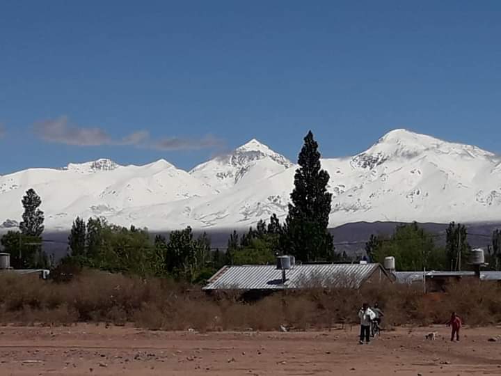 Así se ve la Cordillera desde Barreal un día después de la nevada