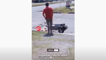 Albañil cordobés transformó su carretilla en motocicleta y se hizo tendencia Albañil cordobés transformó su carretilla en motocicleta y se hizo tendencia