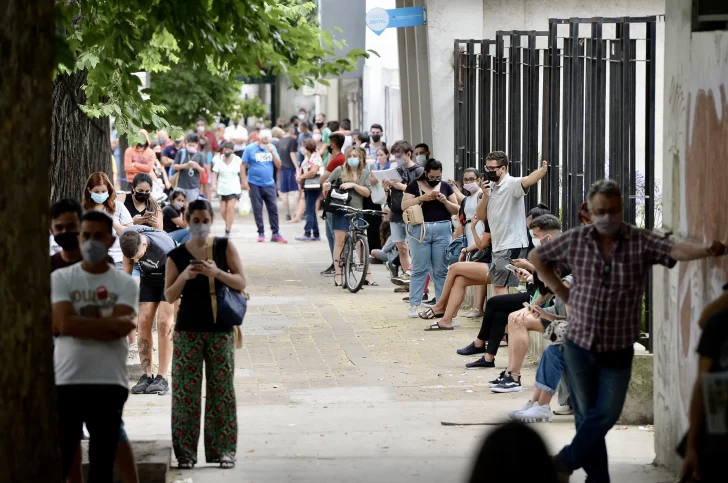 Otros 93 muertos y 8.362 nuevos contagios de coronavirus en Argentina Otros 93 muertos y 8.362 nuevos contagios de coronavirus en Argentina