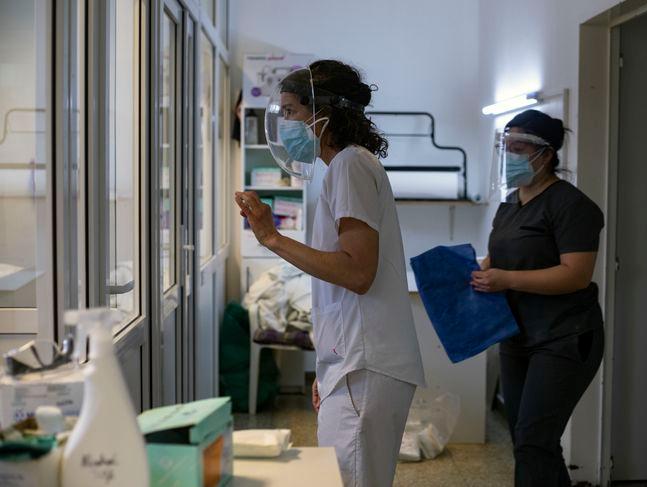 Fuerte caída mundial en los nuevos casos de Covid-19 semanales Fuerte caída mundial en los nuevos casos de Covid-19 semanales