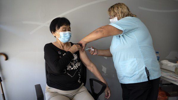 Mendoza reportó 890 nuevos casos y 21 fallecidos en las últimas 24 horas Mendoza reportó 890 nuevos casos y 21 fallecidos en las últimas 24 horas