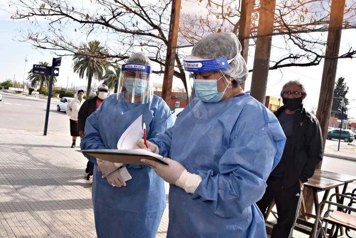 En un día, Argentina sumó 121 muertes y más de 6 mil nuevos contagios En un día, Argentina sumó 121 muertes y más de 6 mil nuevos contagios